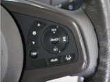 ◆アダプティブクルーズコントロール◆予め設定した車速内でクルマが自動的に加減速。前走車との適切な車間距離を維持しながら追従走行します。【LKAS】車線維持支援システムでステアリング操作を支援。