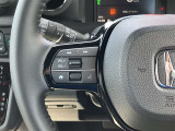 ステアリングスイッチ付きで運転中、前方から目線をそらすことなく、オーディオ等の操作が可能です!