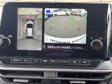 アラウンドビューモニターは車庫入れの強い味方となってくれます。上から車を見下ろすように視ることで、駐車場枠内にビシッと真っ直ぐ停めれます!☆一度使ったらわかって頂けます☆