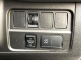 【パワースライドドア】スマートキーや運転席のスイッチでスライドドアの開閉が可能♪電動だから力を入れてドアを開ける必要が無く、小さいお子様でも、重い荷物を持っている時もラクに開け閉めできます♪