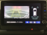 バックでの車庫入れも安心です!リアカメラが付いているバックモニター付のナビを装備しております。バンパーについているソナーや、操作線もついており距離感も画面から確認できます。
