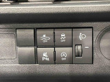 各機能のスイッチ類がセンターに集約され、操作性に優れています♪