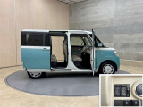 狭いスペースでも、隣の車を気にせず開閉出来るスライドドア。どんな場所でもドアを十分に大きく開くことが出来るので乗り降りや荷物を載せるのに便利です。