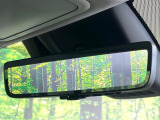 【デジタルインナーミラー】後席の大きな荷物や同乗者で後方が確認しづらい時でも安心!カメラが撮影した車両後方の映像をルームミラー内に表示。クリアな視界で状況の確認が可能です!