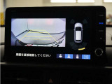 バックカメラ搭載です!車庫入れが苦手な人はもちろん、車両感覚に自信がある人にもお勧めです!見えない箇所が見えるようになるので、低い障害物や隠れてしまっている子供の存在等にも気付く事が出来ます。