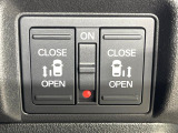 【両側パワースライドドア】スマートキーや運転席のスイッチで後席両側スライドドアの開閉が可能♪電動だから力を入れてドアを開ける必要が無く、小さなお子様でも簡単に開け閉めでき快適です♪