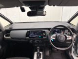 見通しの良い運転席回りとなっておりますので安心して運転をして頂けます!窓が大きいので明るく開放的な室内です