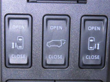 両側電動スライドドアを装備しております。