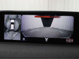 上から車両を見下ろしたような映像をナビゲーション画面に表示する「パノラミックビューモニター」を搭載しています。