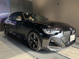 【BMWの伝統-1】BMWの特徴的な&ldquo;キドニーグリル&rdquo;は、80年以上続く伝統の形でございます。変わらないこだわりのデザインが、プレミアムブランド&ldquo;BMW&rdquo;を創り出します。