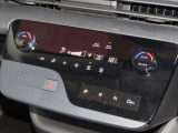 四季を通じて車内を快適に保つオートエアコンを装備しています。又、冬場の朝一のスタート時には大変嬉しいシートヒーターを運転席&助手席に装着、ヒーターが効き始めるまでの冷間時でも快適にスタート出来ます。