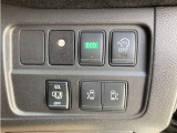 ECOモードスイッチを押す事によりECOランプが点灯します。アクセル操作等運転の無駄を抑え、一定の速度で走行出来る様にアクセル操作をサポート一定の速度、ゆるやかな加速/減速がガソリン節約の秘訣です