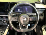 インテリアに合わせたデザインのステアリングは、運転される方のことも考え、運転しやすい形状、大きさです。是非一度、実際に触ってお確かめください。