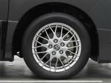 機能、デザイン性に優れている純正アルミホイール!