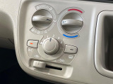 寒い冬も暑い夏も全席に快適な空調を届けてくれる、ダイヤル式エアコンを装備♪