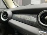 弊社お客様より頂いた下取車やデモカーが在庫の殆どを占めています。車の経歴や整備記録が分かり、ご安心してお車をお選び頂ける正規ディーラーならではのラインナップでございます。