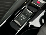 ドライブモードはノーマル、スポーツ、エコの三つに加え、サンド、マッド、スノーの悪路のモードがございます。