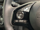 ステアリングにオーディオ操作スイッチが付いています。オーディオ画面に直接タッチしなくても操作が出来ますので、運転に集中できます。