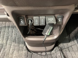 フロント両席にはシートヒーターが付いています!寒い日に便利な装備ですね。