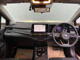 ますますドライブが楽しくなる、明るく開放的な運転席まわりです!