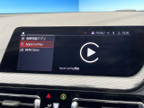 ●Apple Car Play:スマホとの有線接続で、ナビ・オーディオ再生などスマホのアプリ機能が画面でも使える便利機能です!