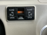 パワースライドドアの開閉はスマートキーのリモコンやドアノブは勿論、運転席側のスイッチ操作でも開閉ができ、安全・簡単です