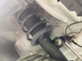 お車を安心してお乗りいただく為には、足回りの定期点検が欠かせません。サービスサポート(有償保証)では無料点検もご提供しており、安心のカーライフをお過ごしいただけるサポート体制が整っています。