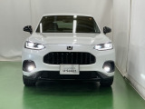 LEDヘッドライトを装備しています。LEDヘッドライトはとても明るく、雨の日や夜間走行も安全・安心です。オートライトコントロール付きで周囲の明るさに応じて自動で点灯・消灯します