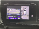 カメラで映した周囲の映像をナビゲーション画面に表示し、ドライバーの死角を減らすことで運転負荷を軽減するマルチビューカメラシステム装備です!