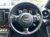 【純正革巻きステアリング】上質な革を使用することで、手にしっかり馴染みとても運転しやすいハンドルです♪