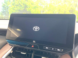 【12.3インチワイドナビ】高級感とインパクトのある大型ワイドナビを装備。各種オーディオ操作はもちろん、横長ワイド画面でのマップ2分割表示など、利便性も高いナビです♪