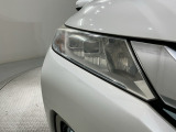 LEDヘッドライトは、点灯の瞬間から最大光量を発揮し、突然暗くなるトンネルなどでの安定感を高めます。