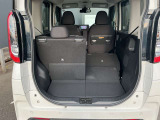 リアシートは左右で分割可倒式を採用しています。乗る人数や荷物に応じてシートを自由にアレンジできます♪
