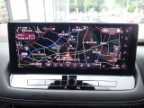 大型のメーカー純正メモリナビが装備されております!