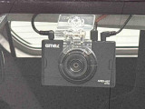 事故直前・直後のデータを記録しておくことで、客観的な検証を行うことができるドライブレコーダーが付いてます。