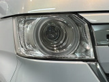 LEDヘッドライトは、点灯の瞬間から最大光量を発揮し、突然暗くなるトンネルなどでの安定感を高めます。