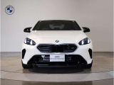 【キドニーグリル】BMWは約90年もの間、ほぼ全ての車両にひと目でBMWだと分かるこの特徴的なフロントグリルが備えられ、デザイン・アイコンとして親しまれてきました。