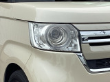 明るくて長寿命のLEDヘッドライト採用