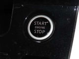 【キーレス】少し離れた場所からでもボタン一つでドアの開錠・施錠ができるのでとっても便利!