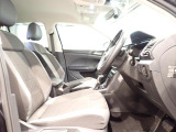 楽な姿勢で座ることが出来るので長時間の運転でも疲れにくいですし体もぶれにくいですよ。