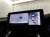 【バックモニター】付です。バックギヤに入れるだけで、ナビの画面に後方視界を映し出して非常に便利ですよ(^^♪後ろが見えることで安全確認も出来ますね☆