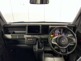 開放的な運転席周りとなっております♪