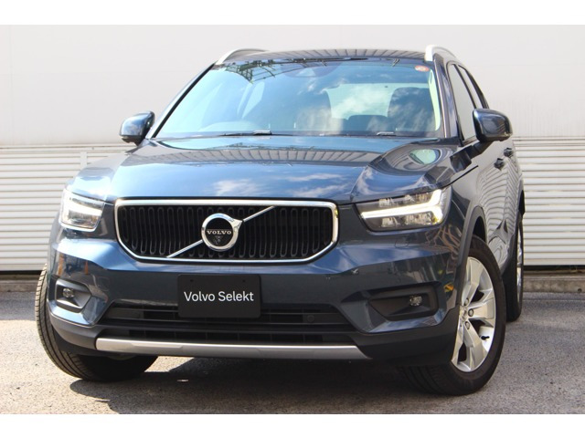 XC40 B4 AWD モメンタム 4WD