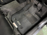 嬉しい純正フロアマット付き♪ 状態も良好です(^^♪
