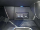 接続用&充電用USBポート。