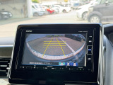 駐車時に便利なバックカメラを装備しています。
