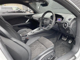 ◆LIBERALAは、輸入車選びの新たなスタイルを提案するインポート・セレクト・ブランドです。オーナー様となる方がクルマから直接感じる感性を第一にした、最良の一台との出会いをコーディネートいたします。