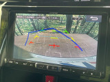 【バックカメラ】駐車時に後方がリアルタイム映像で確認できます。大型商業施設や立体駐車場での駐車時や、夜間のバック時に大活躍!運転スキルに関わらず、今や必須となった装備のひとつです!