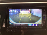 バックモニター付きで、車庫入れやバック時の後方確認をサポート。