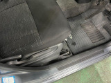 痛みの出やすい運転席シートの角、フロアマット、座面、ともに良好です